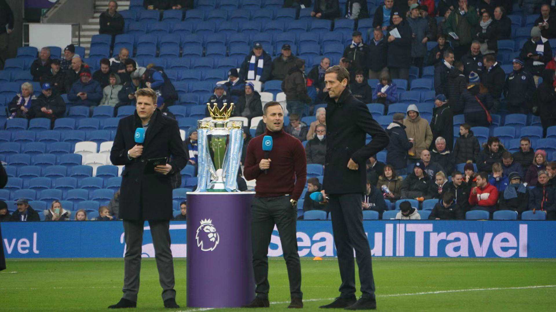 向缓慢移动 向缓慢移动